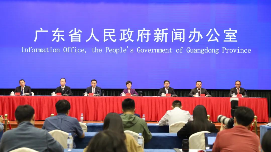 图片 广东省人民政府关于加快建设通用人工智能产业创新引领地的实施意见.jpg